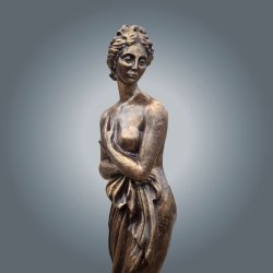Скульптура девушки