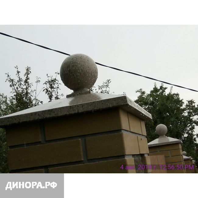 Колпак на забор пирамида 2×2 кирпича